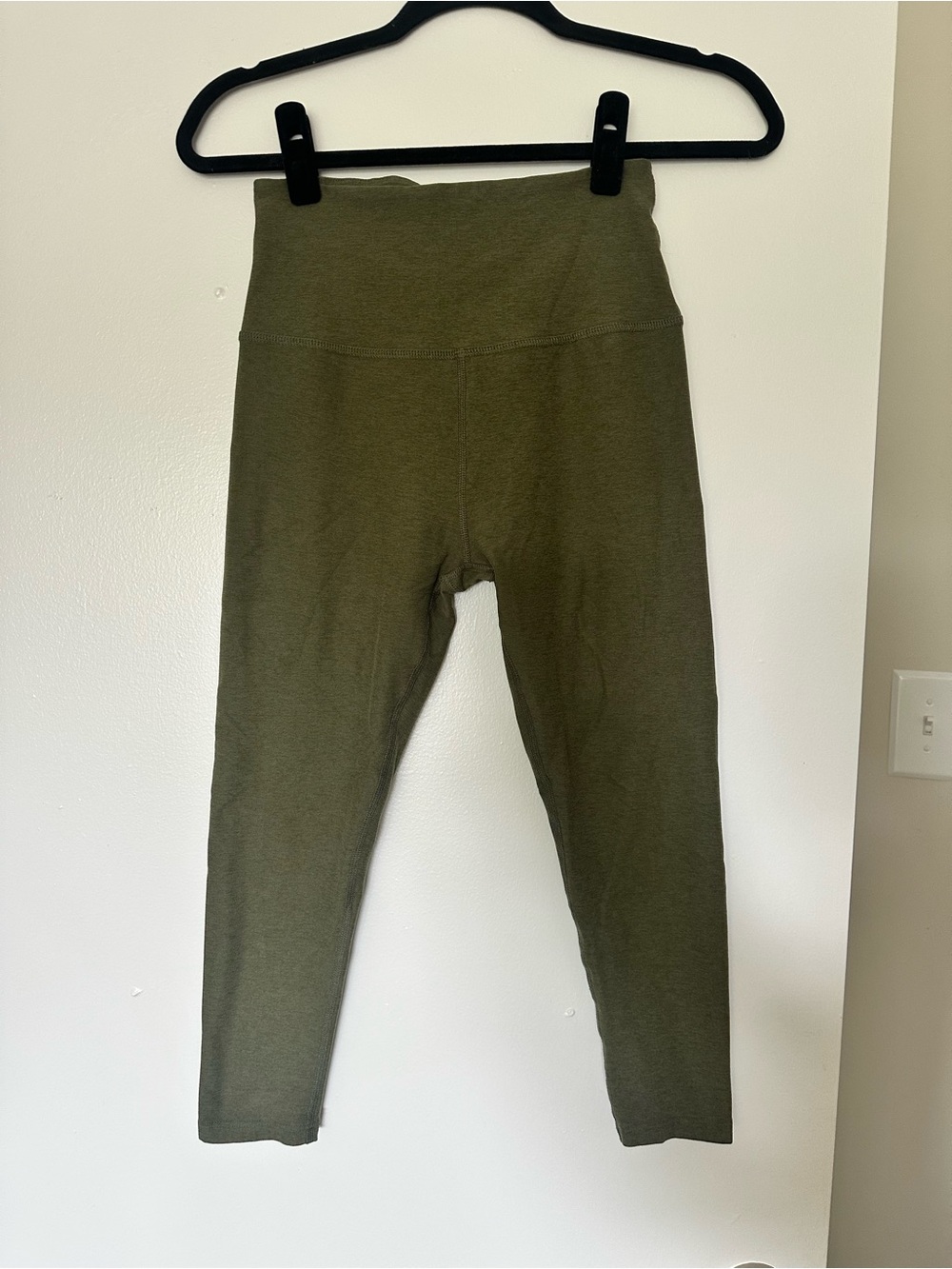 Beyond Yoga Spacedye Cropped Leggings in Green Size Medium